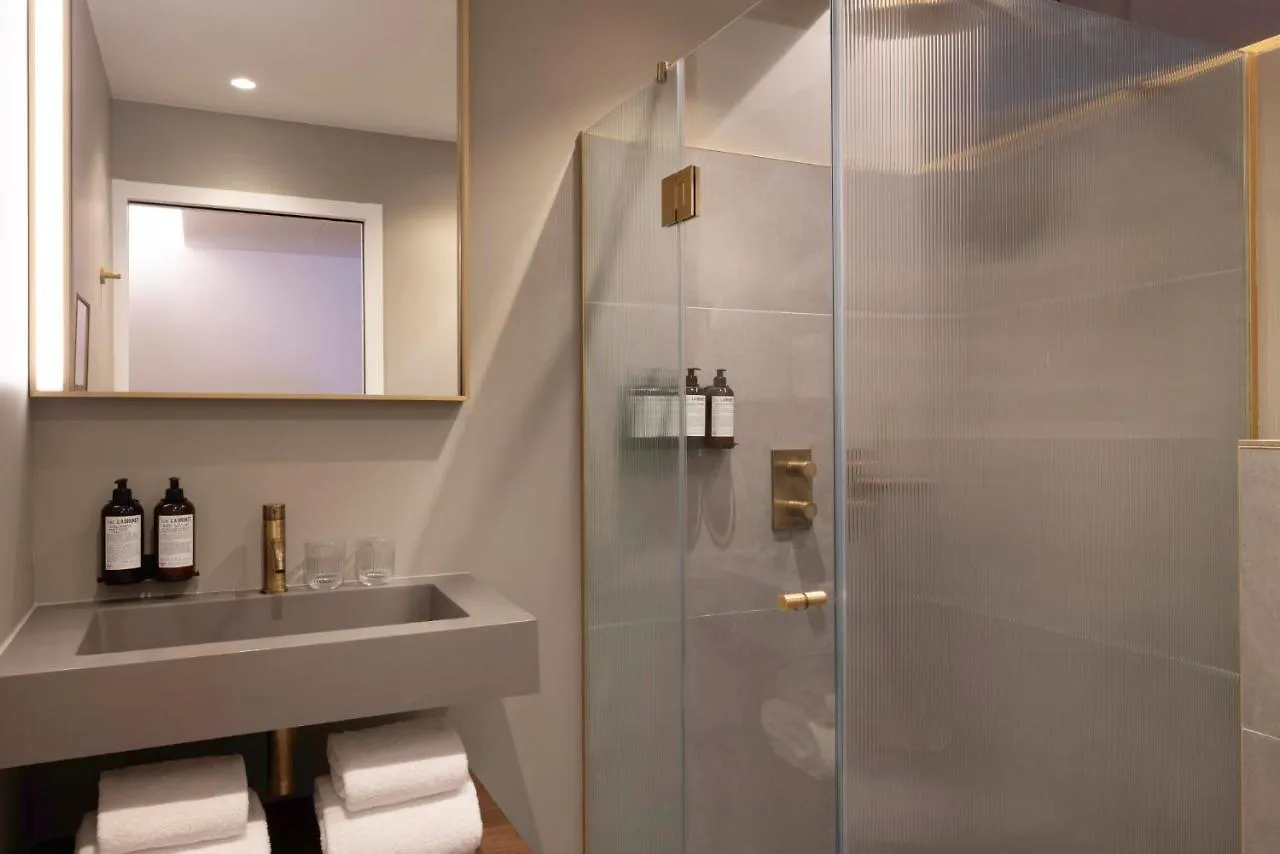 Hotel Pilgrim Paris 4*,