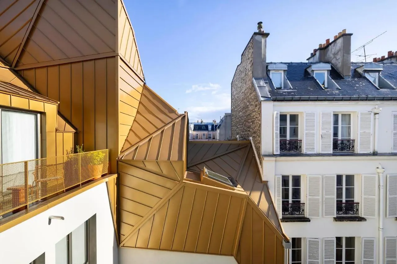 ****  Hotel Pilgrim Paris France