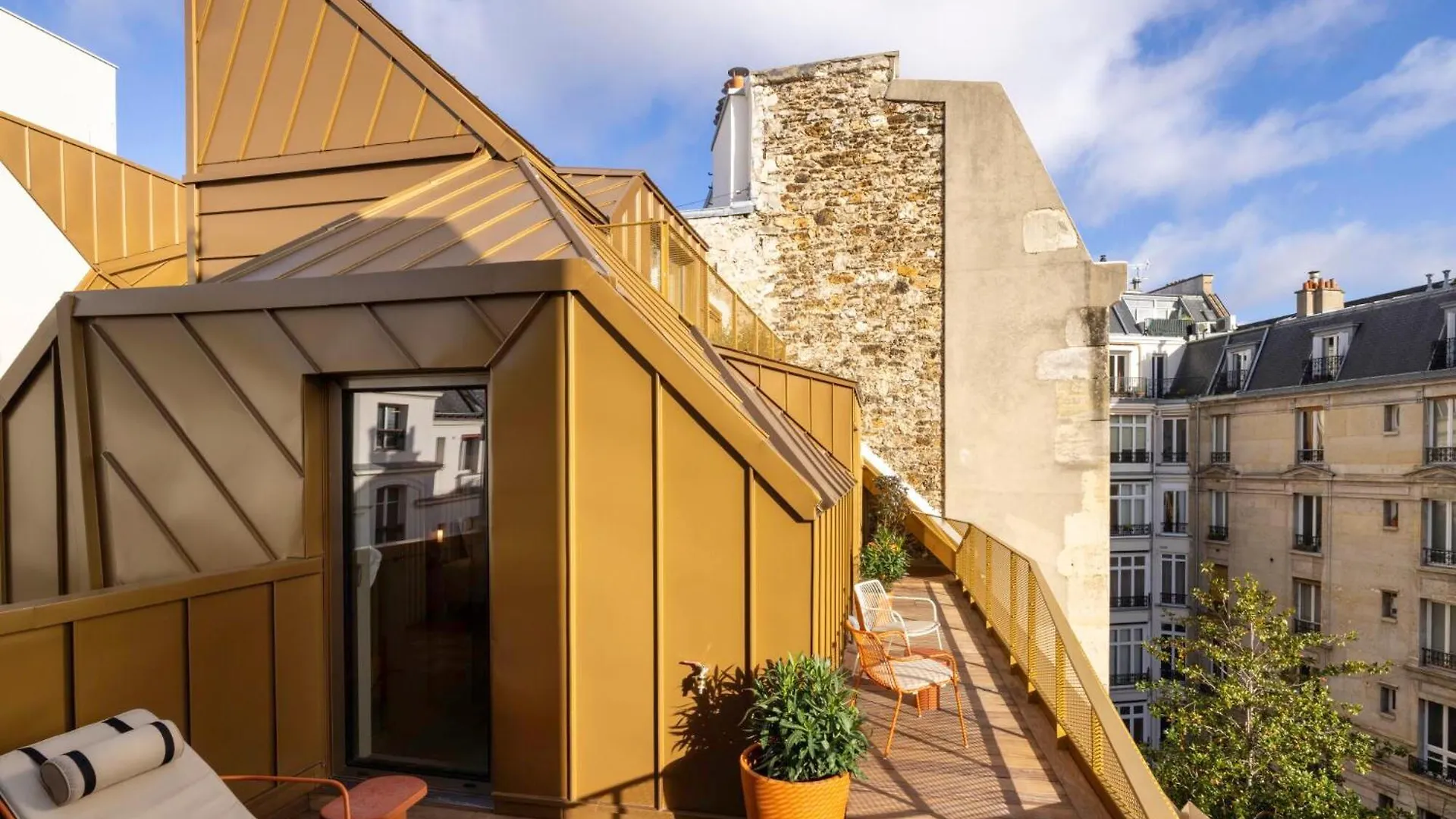 ****  Hotel Pilgrim Paris France
